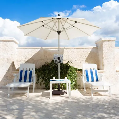 Trullo E Al Mare
